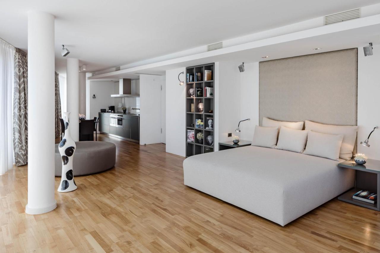 더 만다라 호텔 베를린 외부 사진 A modern studio apartment