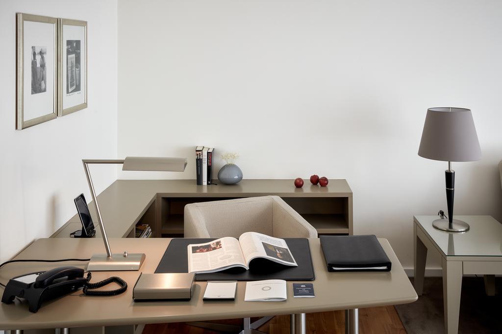 더 만다라 호텔 베를린 외부 사진 A home office
